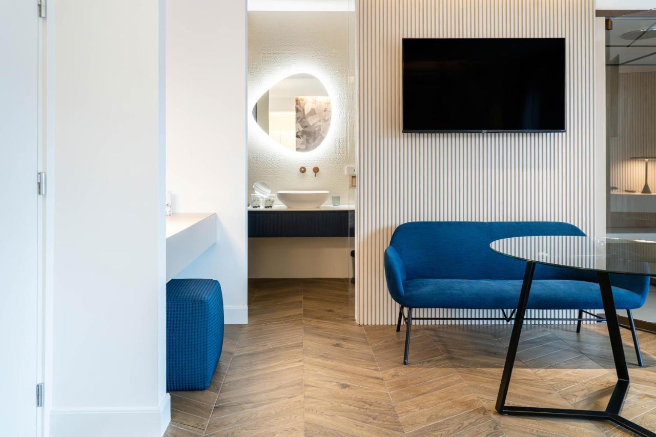 Donna Giacinta Blu Luxury Flat *